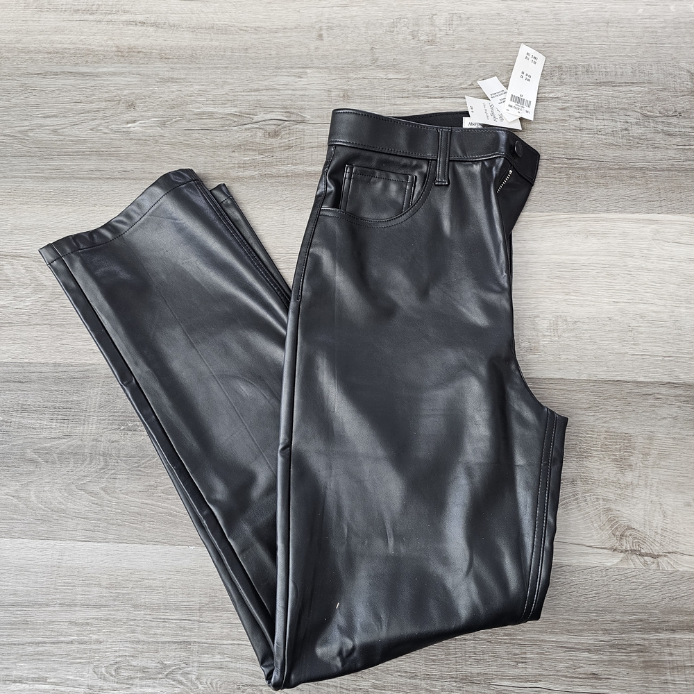 Abercrombie & Fitch Ultra High Rise 90s Relaxed Vegan Leather Pant